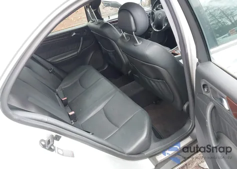 2001 Mercedes-Benz C 320 z USA, uszkodzony, nr VIN WDBRF64J31F035348